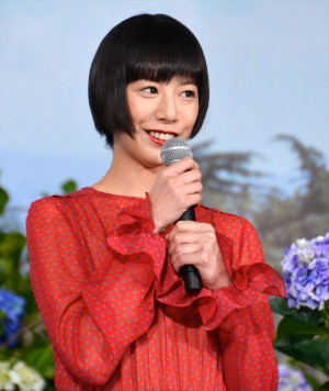 『海街diary』完成披露イベントに出席した夏帆