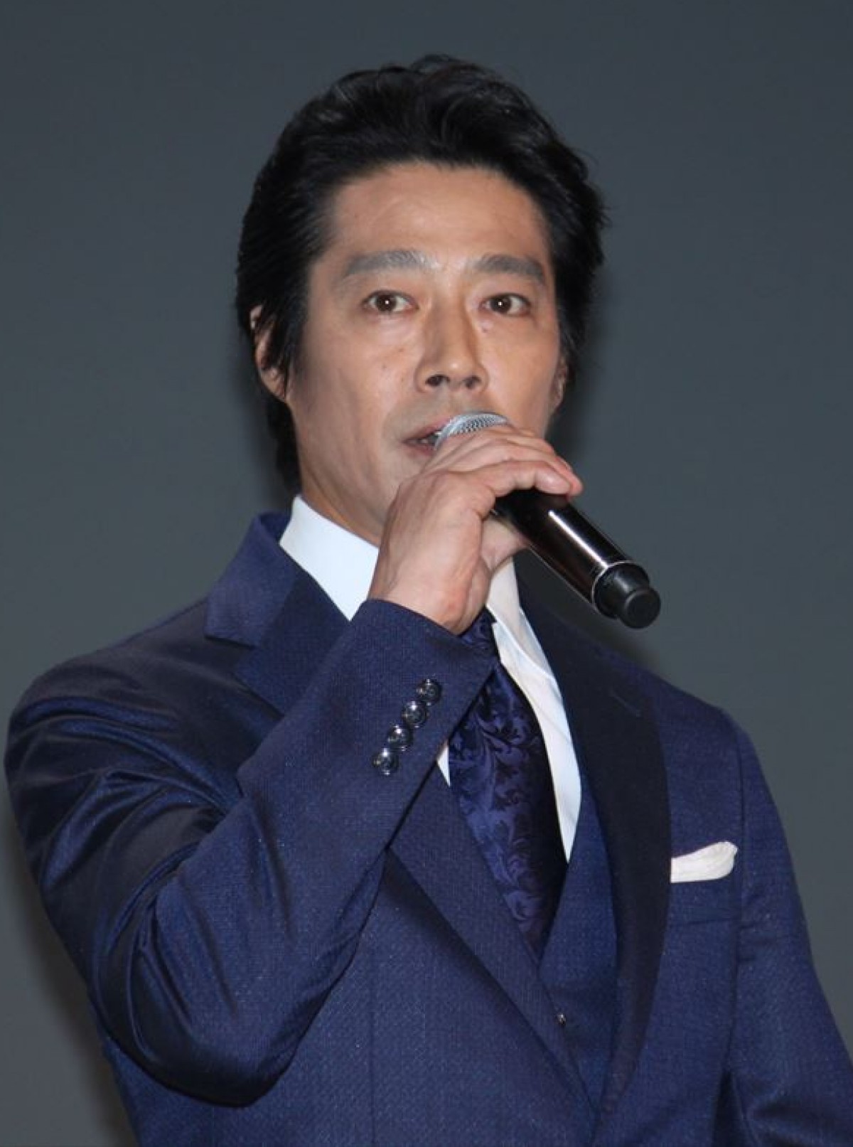 堤真一と綾野剛、初共演で相思相愛「キスしてしまいそう」「いい匂いがした」