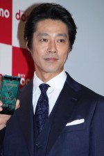 堤真一と綾野剛、初共演で相思相愛「キスしてしまいそう」「いい匂いがした」