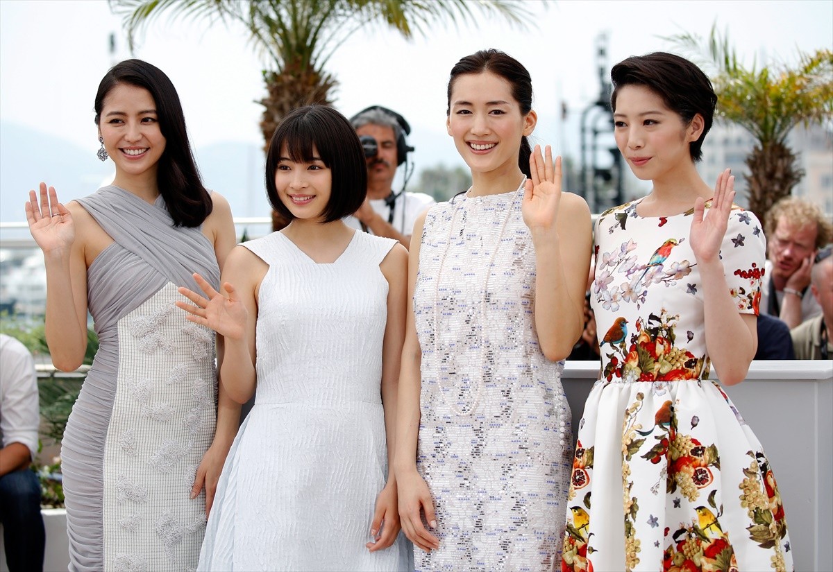 『海街diary』4姉妹、華やかなドレス姿でカンヌ魅了　上映後の拍手喝采に興奮