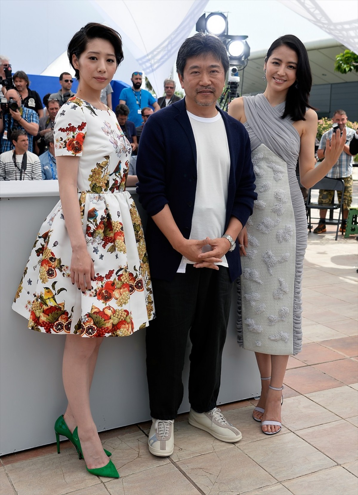 『海街diary』4姉妹、華やかなドレス姿でカンヌ魅了　上映後の拍手喝采に興奮