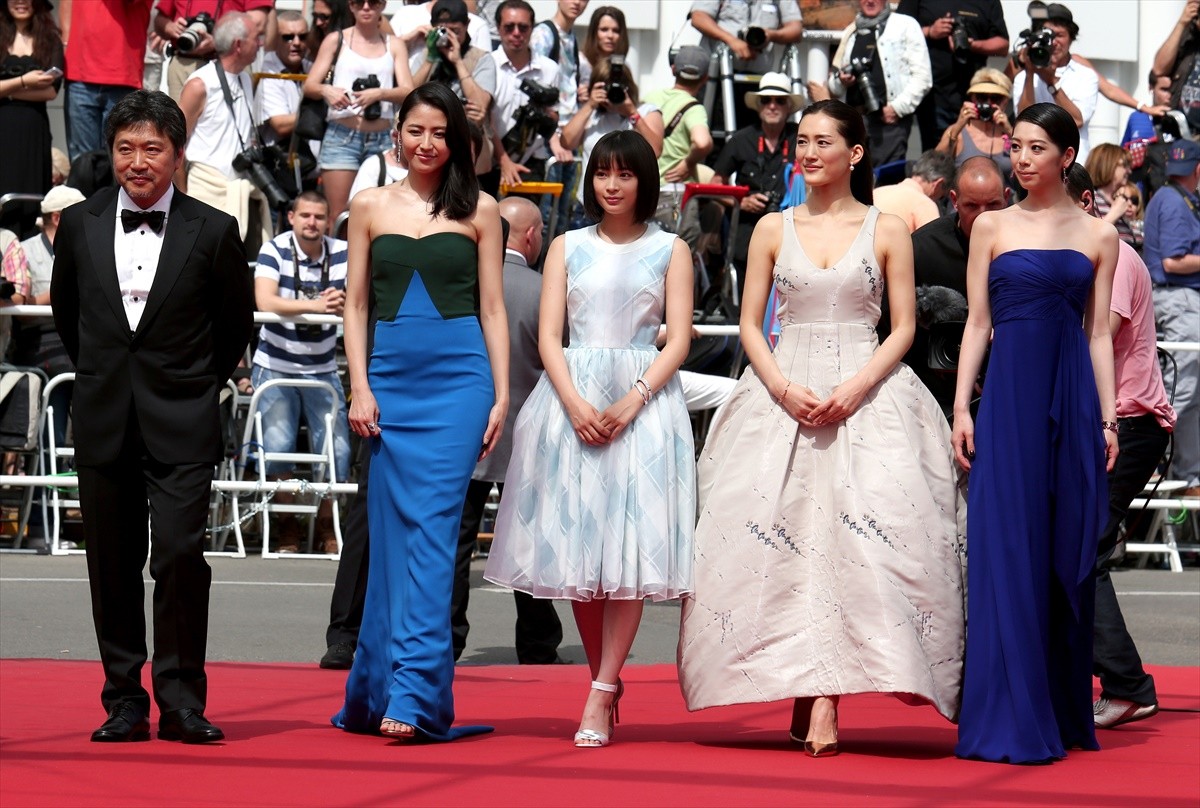 『海街diary』4姉妹、華やかなドレス姿でカンヌ魅了　上映後の拍手喝采に興奮