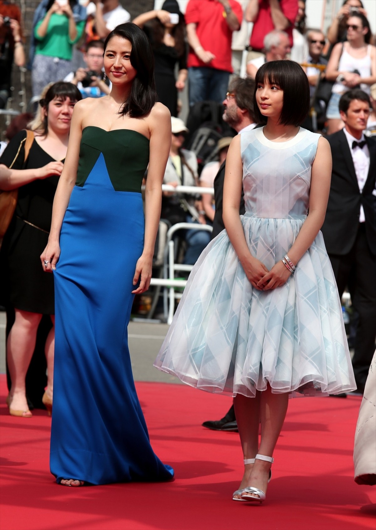 『海街diary』4姉妹、華やかなドレス姿でカンヌ魅了　上映後の拍手喝采に興奮