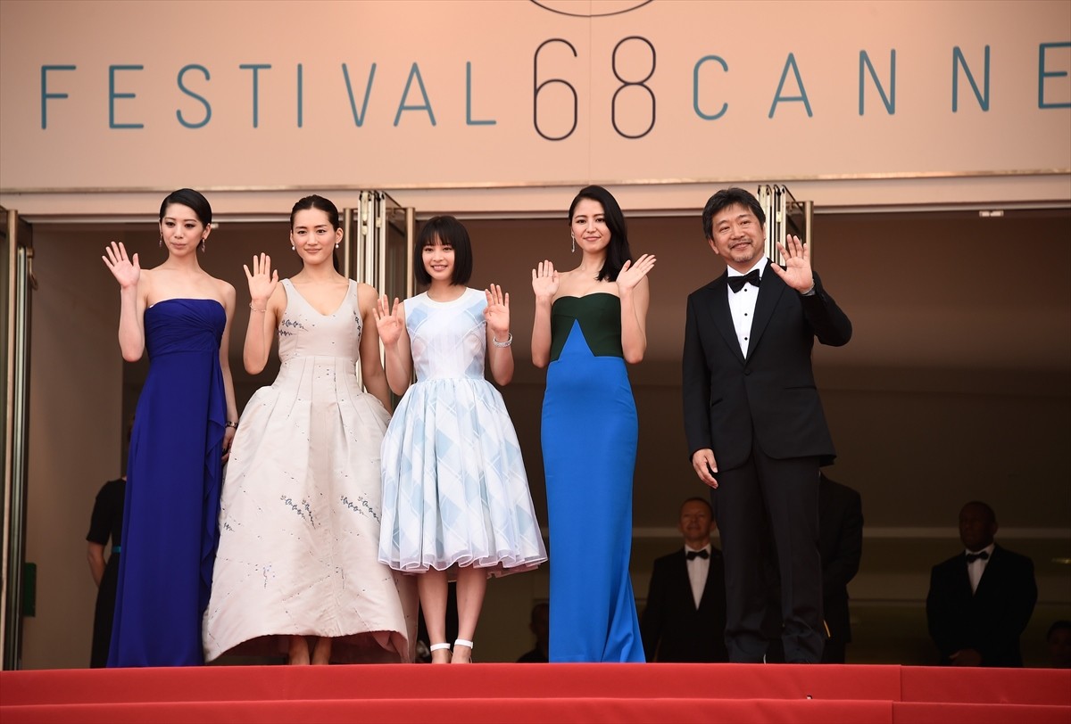 『海街diary』4姉妹、華やかなドレス姿でカンヌ魅了　上映後の拍手喝采に興奮