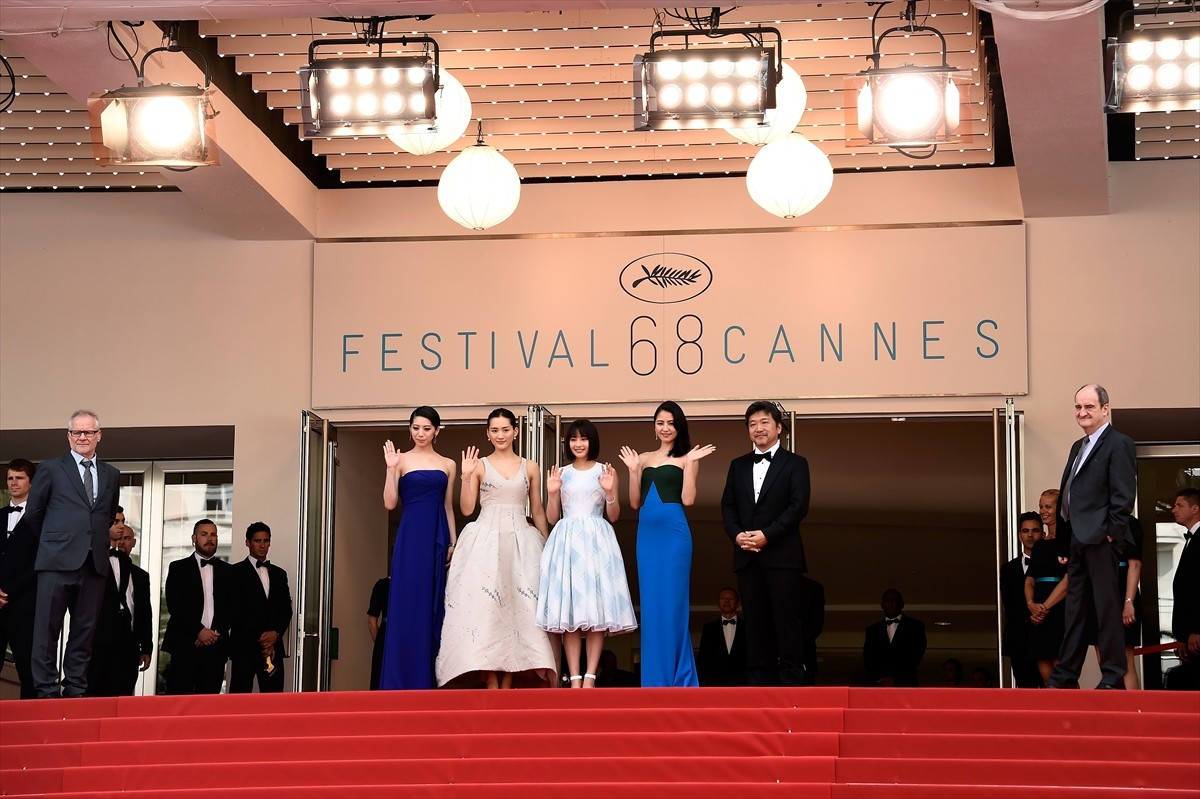 『海街diary』4姉妹、華やかなドレス姿でカンヌ魅了　上映後の拍手喝采に興奮