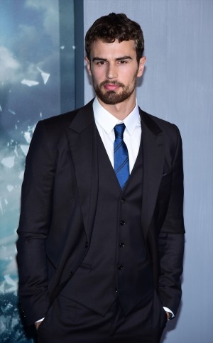 テオ・ジェームズ