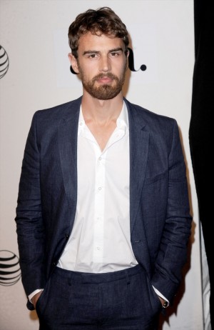 テオ・ジェームズ