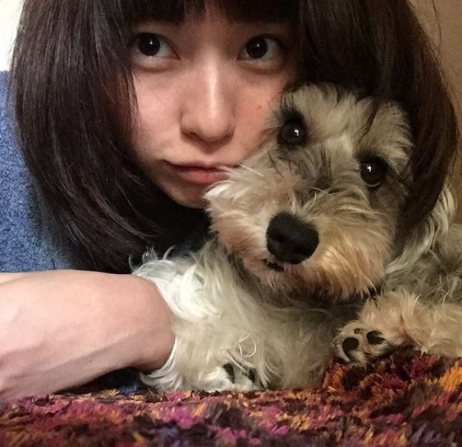 戸田恵梨香、愛犬と仲良しショット