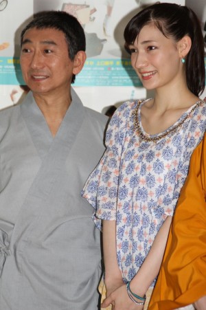 山崎一、マイコ、舞台『ブルームーン』にて