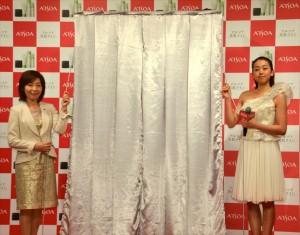 浅田真央、「アルソア美肌ライン」新広告ビジュアル発表会にて