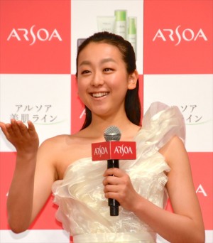 浅田真央、「アルソア美肌ライン」新広告ビジュアル発表会にて