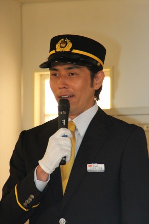 『ある日、アヒルバス』スタジオ取材会に出席した袴田吉彦