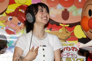 『それいけ！アンパンマン　ミージャと魔法のランプ』アフレコ会見に登場した大島優子