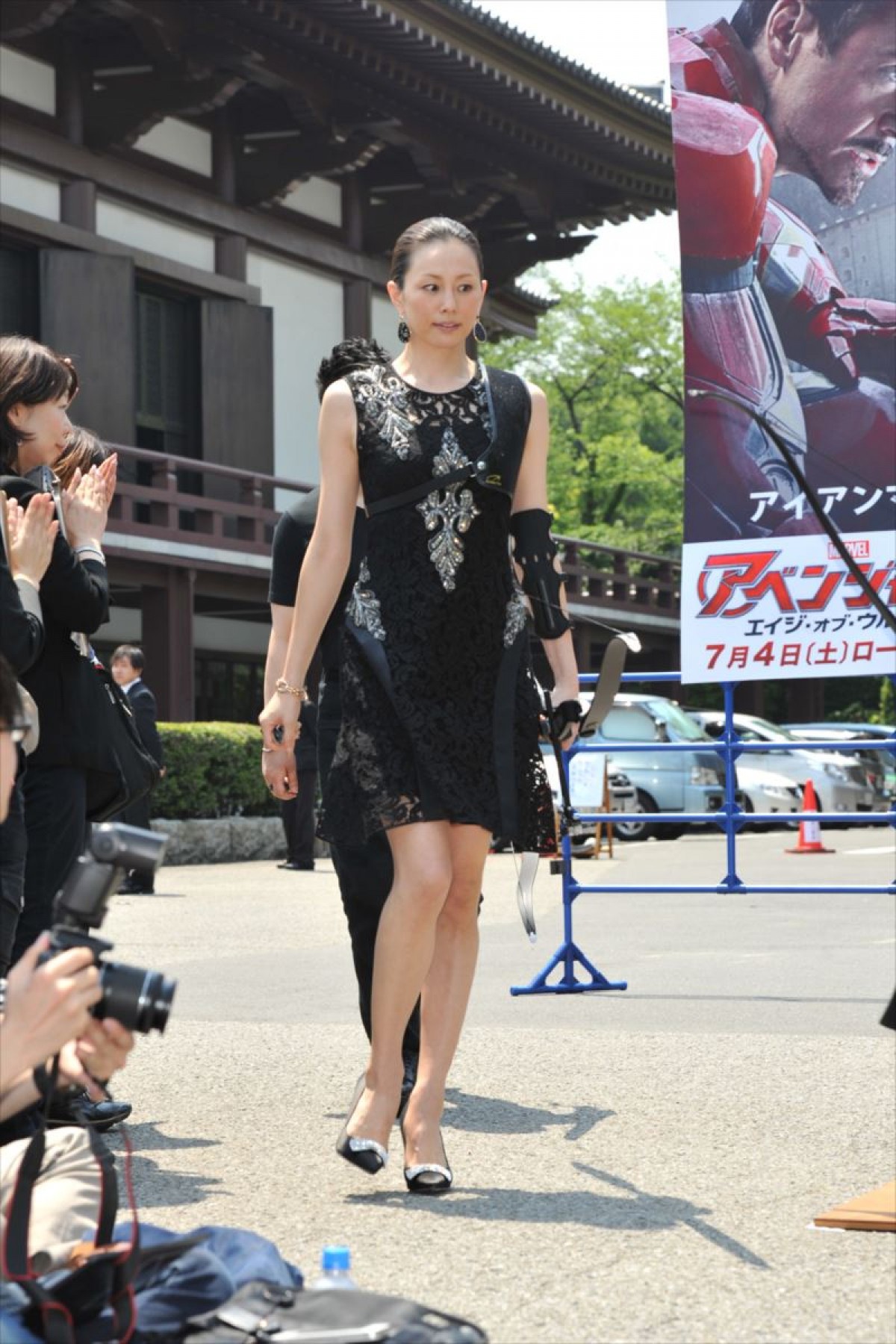 米倉涼子「愛の矢は折れた？」記者の質問に無言　結婚指輪はめず