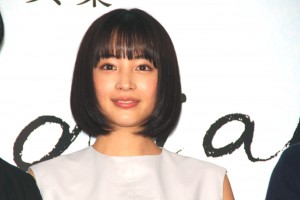 写真集『海街diary』発売記念トークショーに出席した広瀬すず