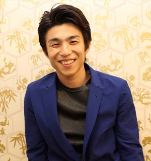 『鏡の中の笑顔たち』中尾明慶インタビュー