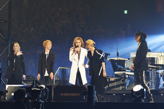 GLAY20周年記念東京ドーム公演に出演したYOSHIKI