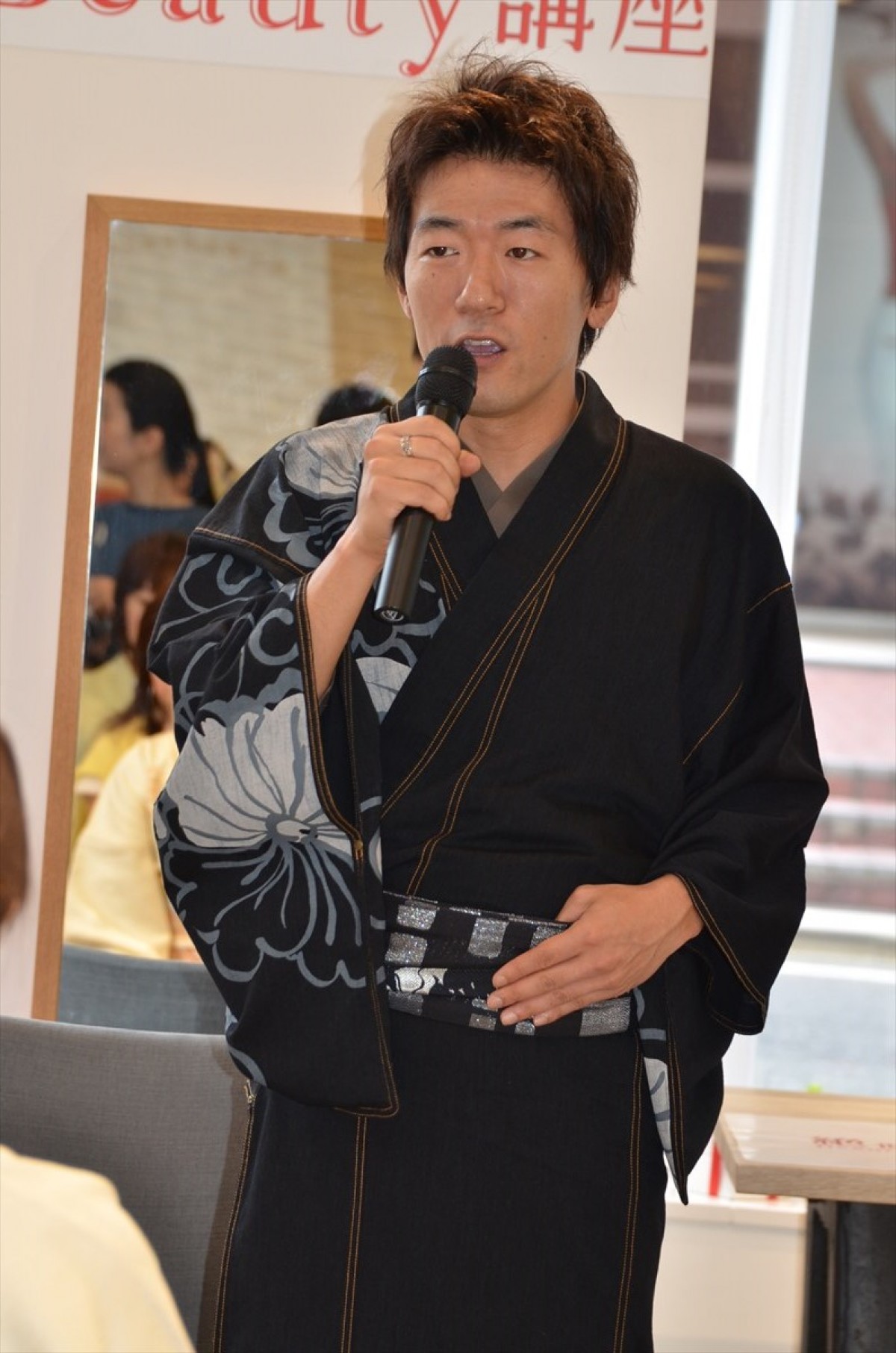 モデル・朝倉匠子、着物の魅力を力説！気軽に着付を学べる「絶世のBeauty講座」開催