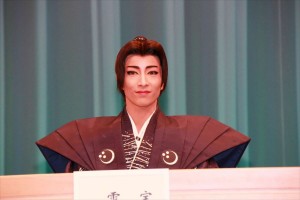 早霧せいな、雪組公演『星逢一夜』『La Esmeralda』制作発表会にて