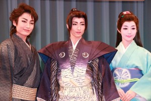 雪組公演『星逢一夜』『La Esmeralda』制作発表会の様子