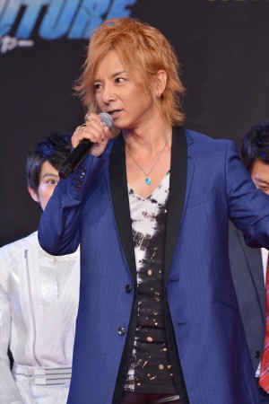 製作発表会見に登場した松岡充