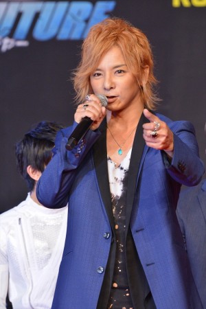 製作発表会見に登場した松岡充