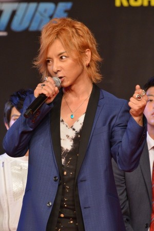 製作発表会見に登場した松岡充