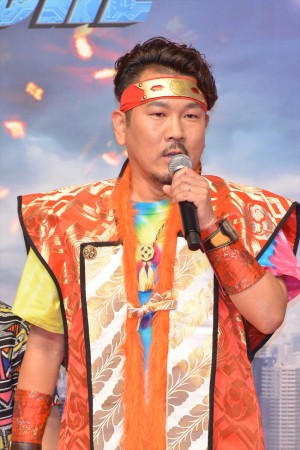 製作発表会見に登場した藤本敏史（FUJIWARA）