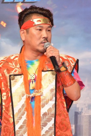 製作発表会見に登場した藤本敏史（FUJIWARA）