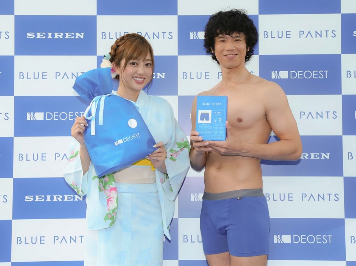 菊地亜美、ブルーパンツの抗菌効果に衝撃 「履いていたらモテそう!」