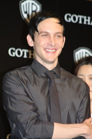 『GOTHAM／ゴッサム』緊急来日記者会に登場したロビン・ロード・テイラー