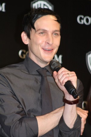 『GOTHAM／ゴッサム』緊急来日記者会に登場したロビン・ロード・テイラー