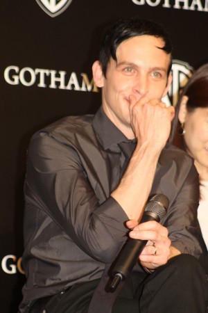 『GOTHAM／ゴッサム』緊急来日記者会に登場したロビン・ロード・テイラー