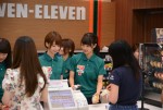 乃木坂46、セブン-イレブンで接客・レジ打ちに挑戦！