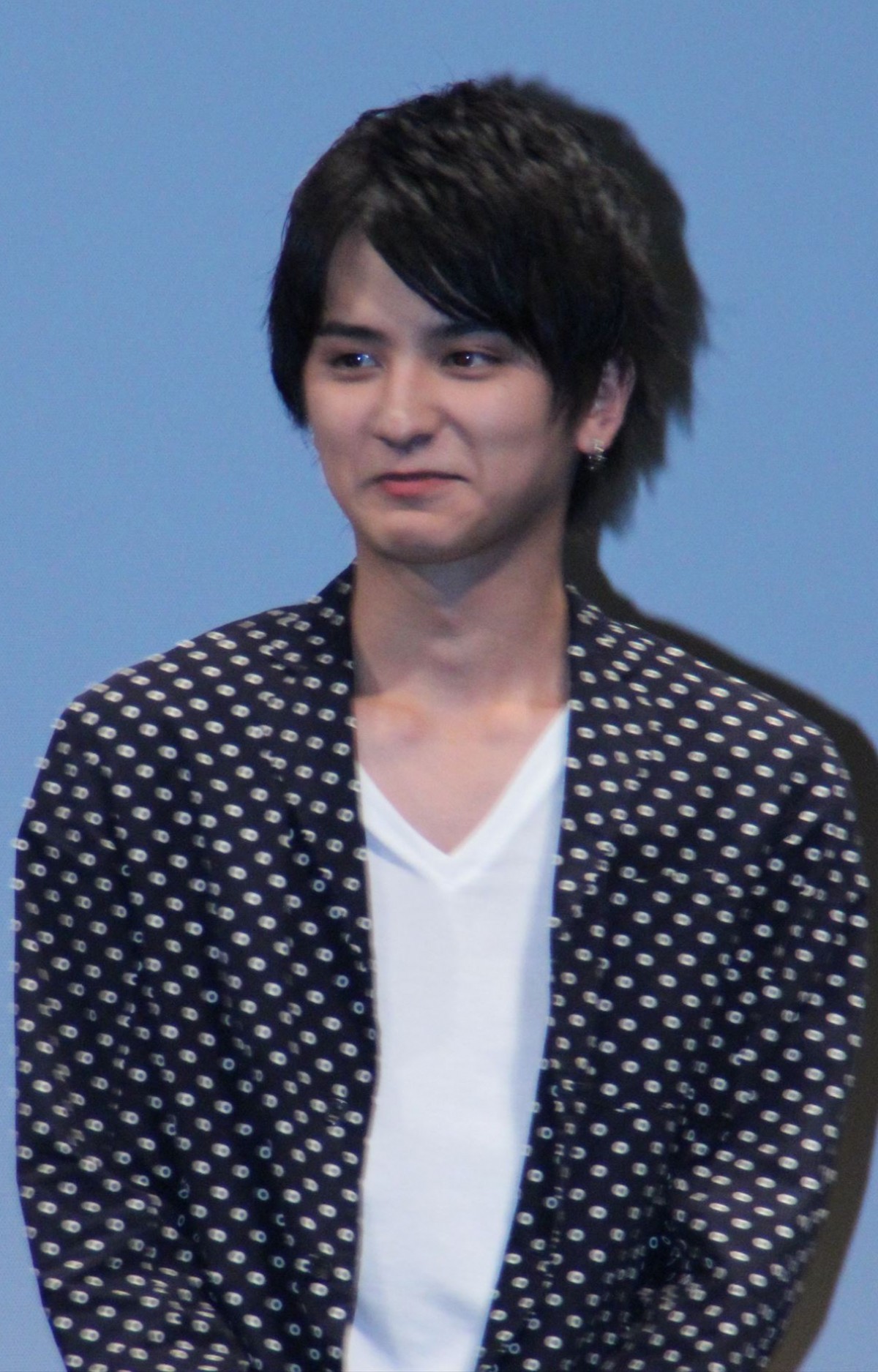 岡田将生「初めてが染谷でよかった」壁ドンを超えた“壁ドカン”生披露