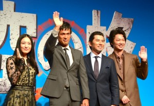 『天空の蜂』完成披露報告会の様子