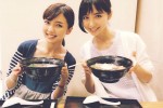 篠田麻里子、真野恵里菜と“念願博多ラーメン”　「仲良さそうでほっこり」2ショット