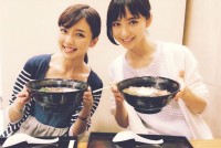 篠田麻里子、真野恵里菜と一緒に博多ラーメン！