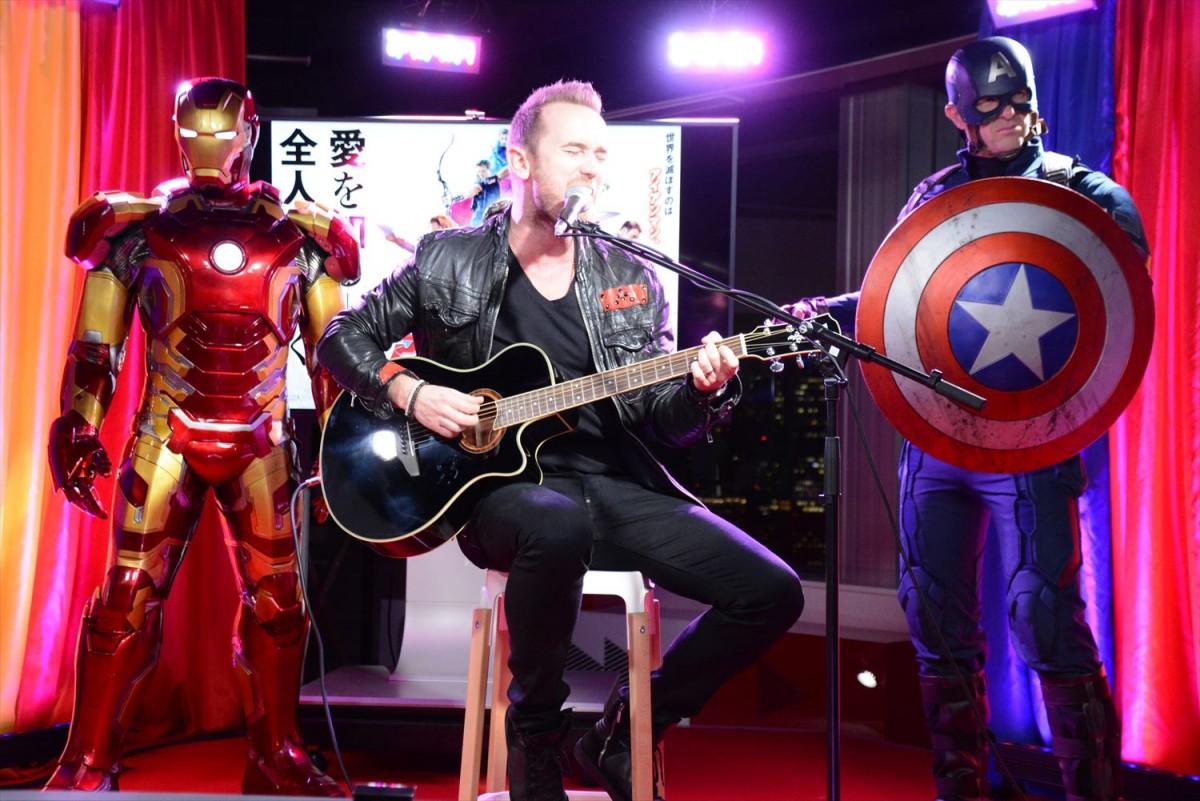 『アベンジャーズ/エイジ・オブ・ウルトロン』公開記念イベントに登場したレトブ