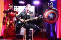 『アベンジャーズ／エイジ・オブ・ウルトロン』公開記念イベントに登場したレトブ