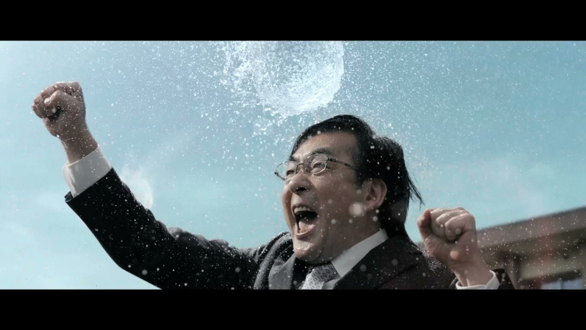 中条あやみ、水しぶきの中パワフルに熱唱！ポカリスエット新CMで新たな一面を披露