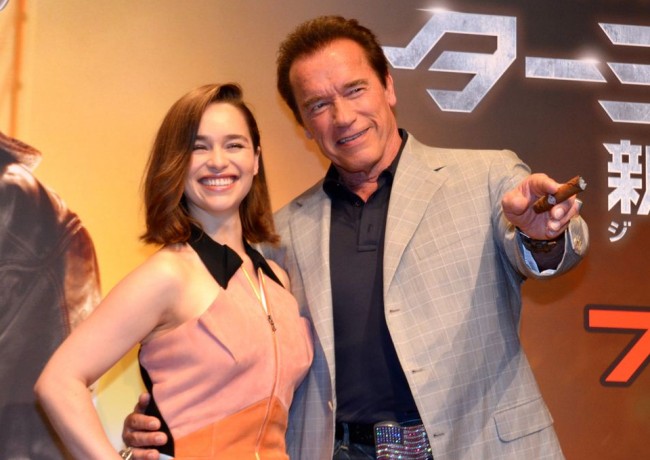 エミリア・クラーク&アーノルド・シュワルツェネッガー、『ターミネーター』来日記者会見にて