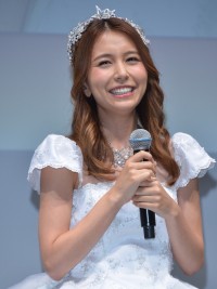 『ディズニー マジックキャッスル マイ・ハッピー・ライフ2』新商品発表会に登場したMay J.