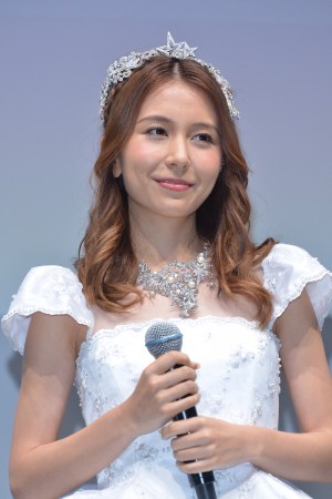 『ディズニー マジックキャッスル マイ・ハッピー・ライフ2』新商品発表会に登場したMay J.