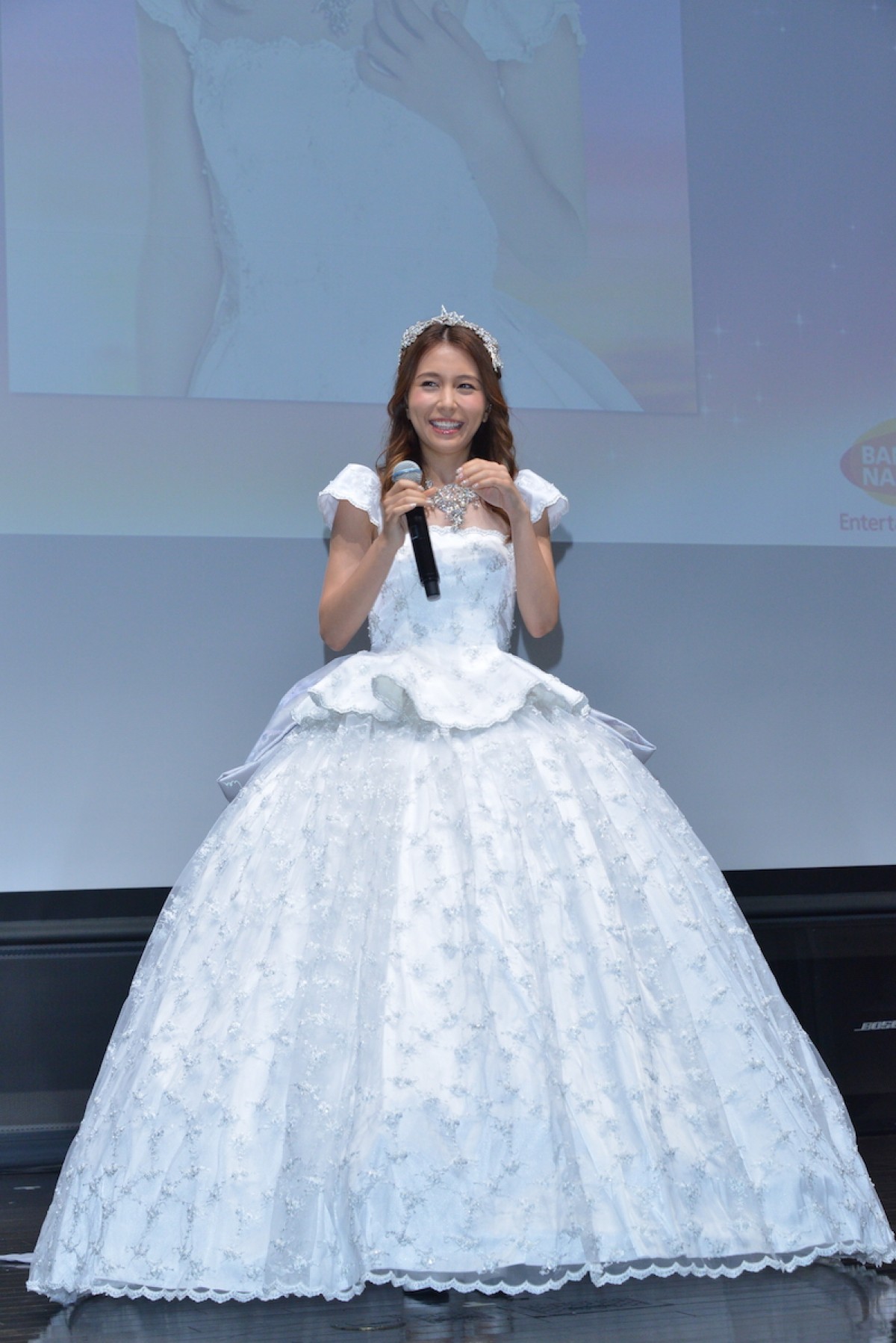 May J.、ディズニーとの再コラボに喜ぶ「去年からずっと温めていた」新曲熱唱