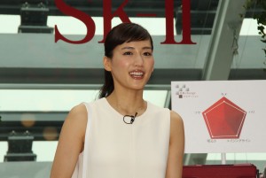 「この夏SK‐IIと 『運命よりも、きれいになろう。』 “美肌チェンジ” 披露イベント」に出席した綾瀬はるか