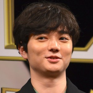 『寄生獣 完結編』完成披露舞台挨拶に登場した染谷将太