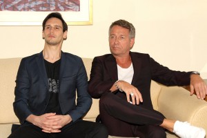 『GOTHAM／ゴッサム』に出演のコリー・マイケル・スミスとショーン・パートウィー