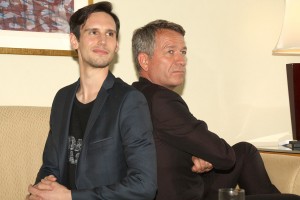 『GOTHAM／ゴッサム』に出演のコリー・マイケル・スミスとショーン・パートウィー