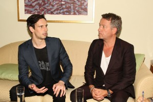 『GOTHAM／ゴッサム』に出演のコリー・マイケル・スミスとショーン・パートウィー